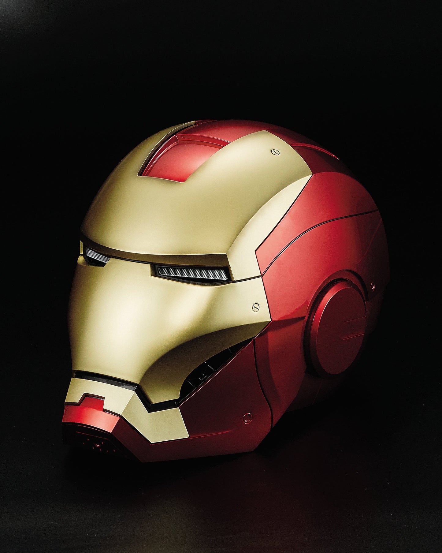 Killerbody 1: 1 Collectible  Iron Man MK7 Wearable Helmet with Bluetooth Speaker Stand
