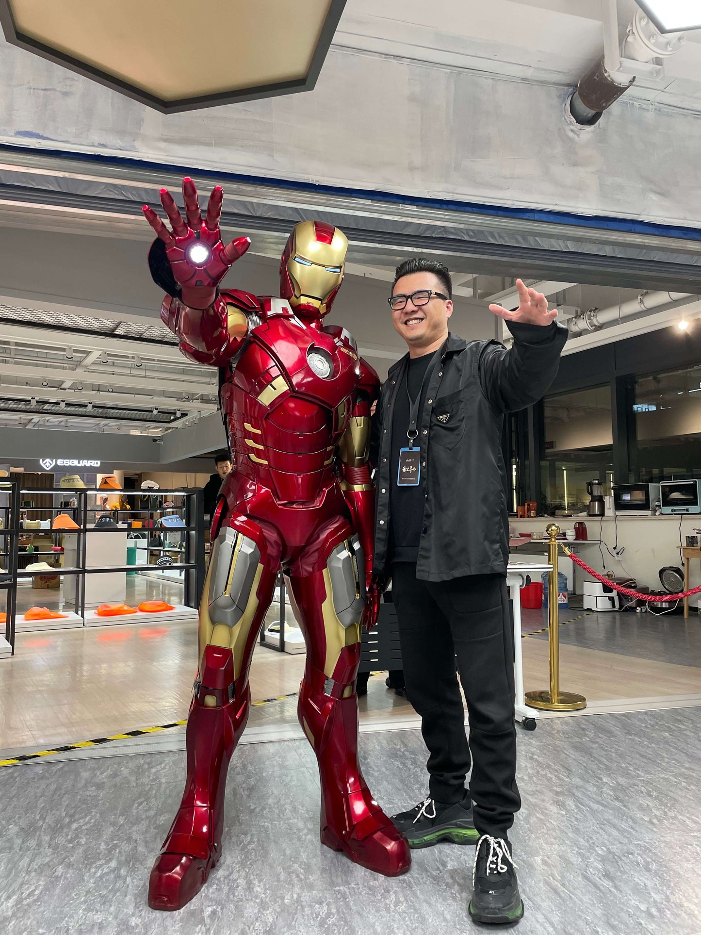 1:1 Iron Man MK7 Suit Life-size Wearable Armour Newly Upgraded Standard Version Marvel Licensed($300 is only the deposit !)